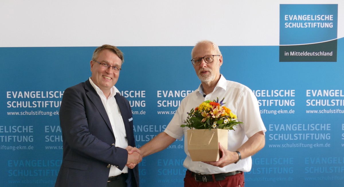 OKR Christian Fuhrmann begrüßt OKR Albrecht Steinhäuser als neues Mitglied im Stiftungsrat