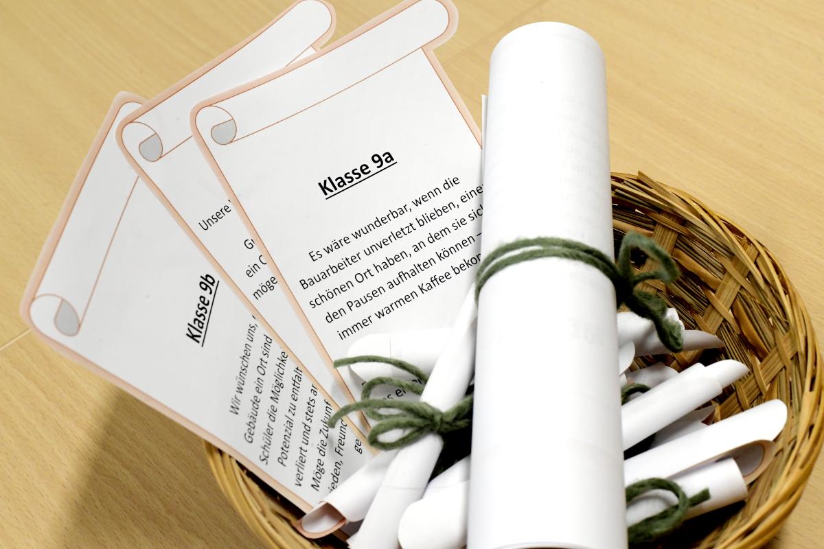 Die Klassen brachten ihre Wünsche auf Papier.