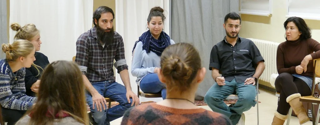 Vier junge Syrer waren mit ihrem am Jungen Theater Meiningen entstandenen Theaterstück „Jasmin, der aus dem Orient kommt“ zu Gast und veranstalteten dazu einen Theaterworkshop.