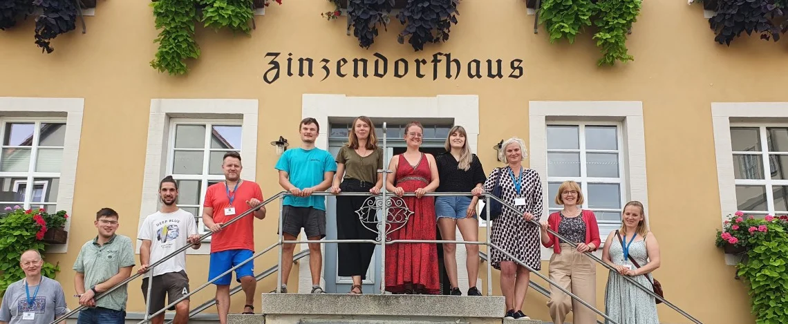Die Seiteneinsteigenden der Evangelischen Schulstiftung am Rande des Kompaktseminars im Zinzendorfhaus in Neudientendorf