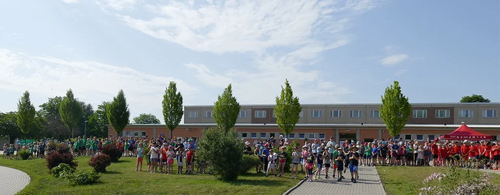 Rund 280 Kinder von zehn Stiftungsgrundschulen aus Thüringen und Sachsen-Anhalt gingen an der Start.